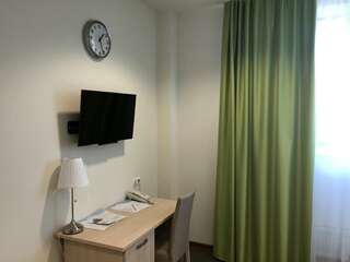 Отель Каскад Нижний Новгород Номер стандарт с 1 двуспальной кроватью-6