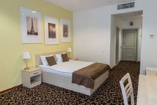 Отель Каскад Нижний Новгород Номер стандарт с 1 двуспальной кроватью-1